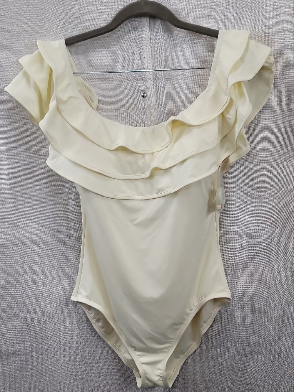 Kate Spade Nwt Ruffle Off-Shoulder One-Piece Swimsuit - Cream Size Large - Picture 4 of 8